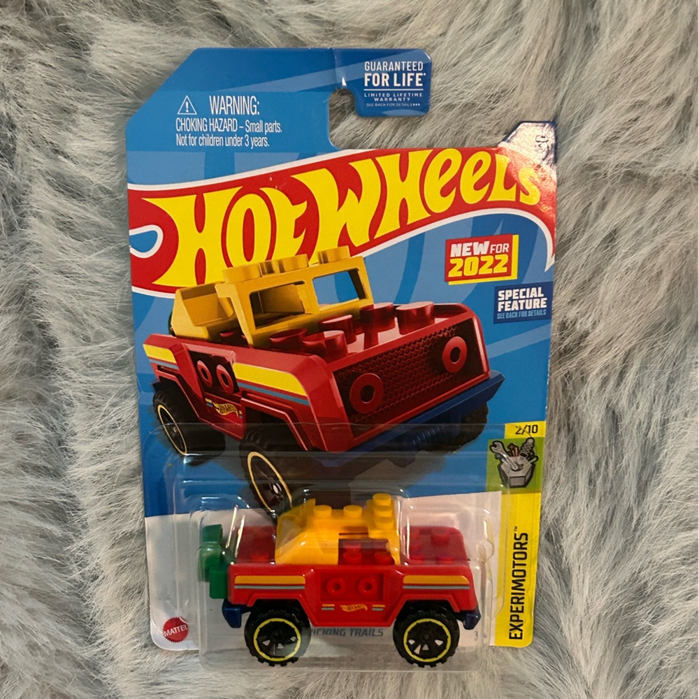 Hot Wheels Lego Bricking Trails Experimotors Jeep- NEW in package! Perfect gift